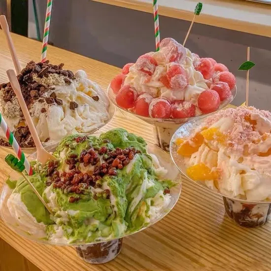 Long Neck Dessert Bowl Flower Shape Plastic Yard Sundae Ice Cream Cup 